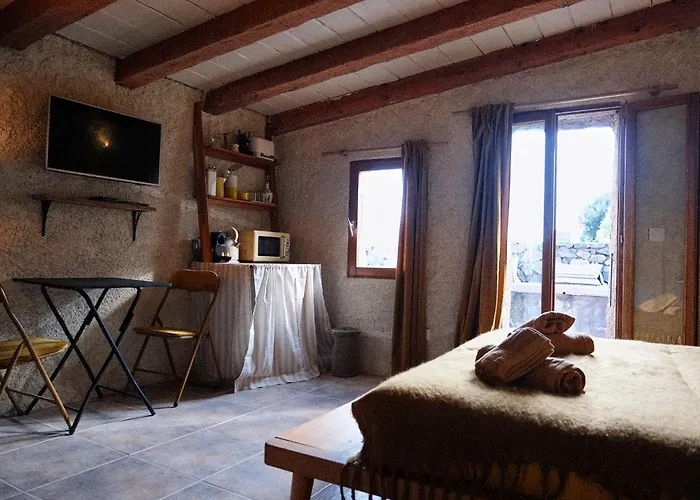 Guest house Casa Mia - Maison Et A Louer A Corbara